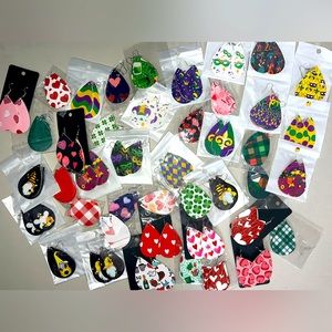 🍀 New! Leatherette Earrings